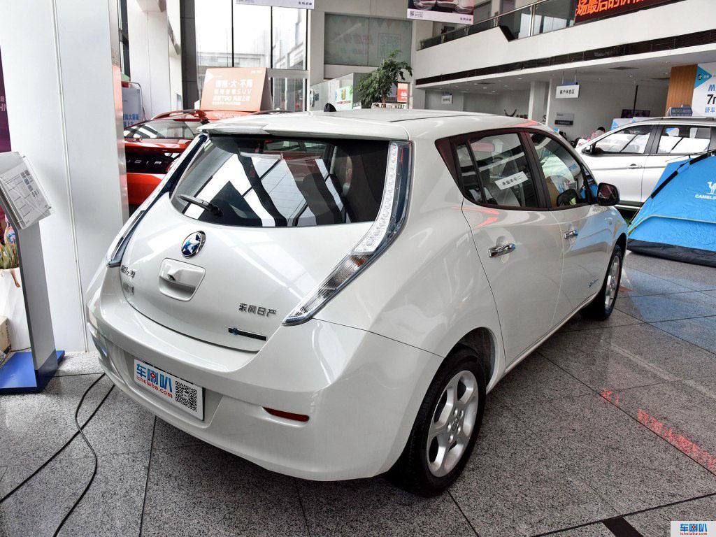 18万 级  别: 紧凑型车 结  构: 两厢车 油  耗: l/100km 排  量: l