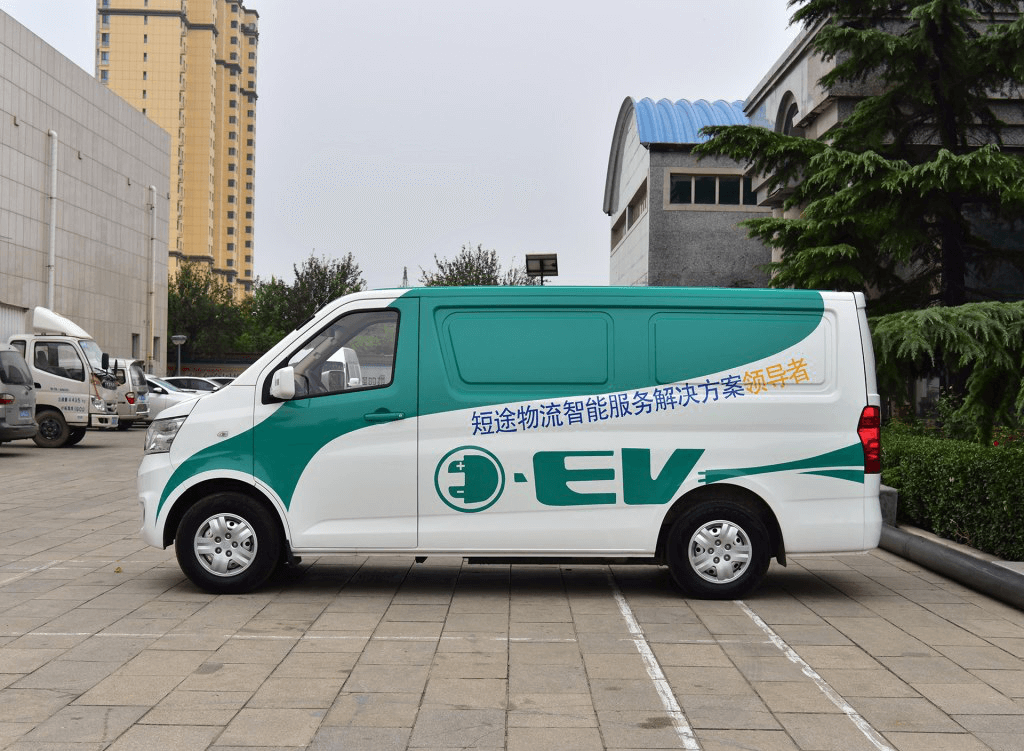 新能源主流物流运输车睿行em80直降6000元